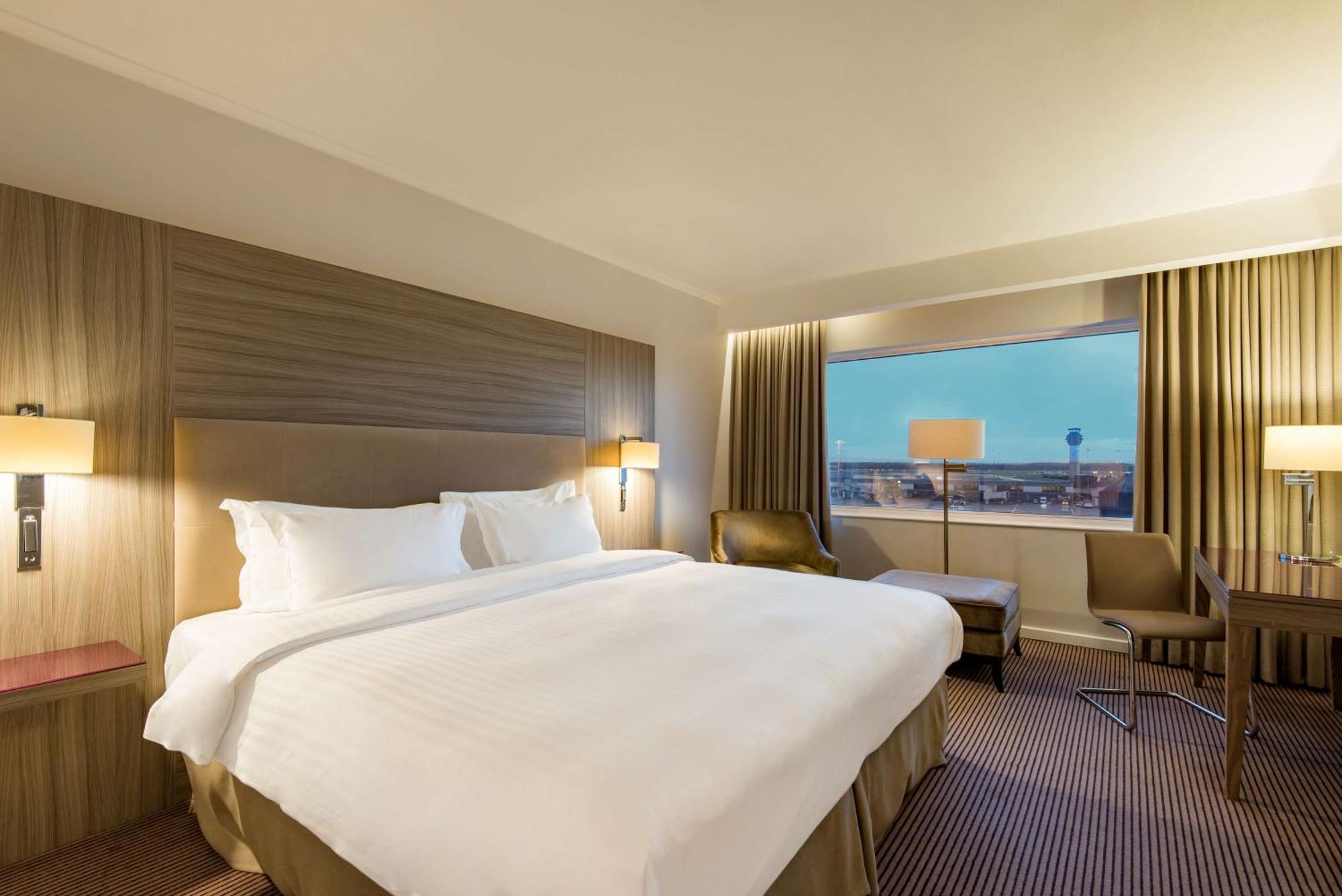 Superior Room Runway View,1208694334:JPEG